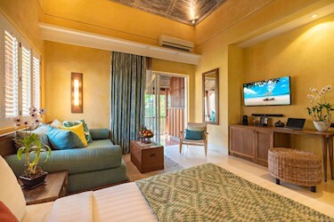 Rasa Family Seaview Suite