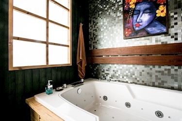 Deluxe Jacuzzi Room