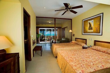 Cayena Deluxe Ocean Suite