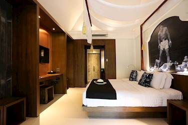 Deluxe Balcony Suite