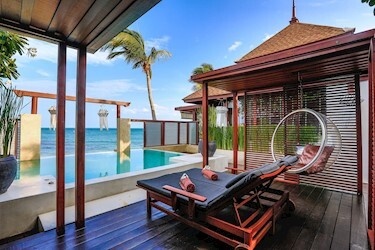 Beachfront Grand Pool Villa