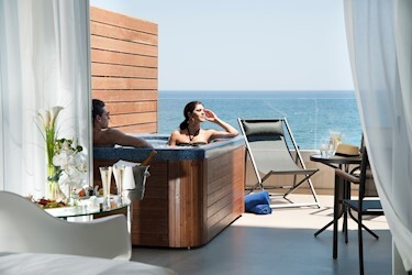 Deluxe Spa Sea View With Private Jacuzzi / Private Outdoor Jacuzzi