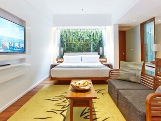 Beach Front Pool Suite