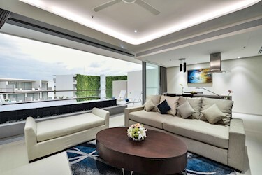 Sky Pool Suite