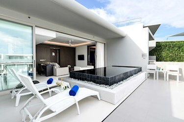 Sky Pool Suite