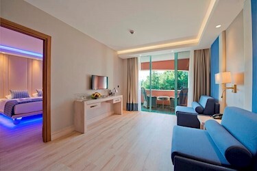 Type 3A Deluxe Suite with Jaccuzzi