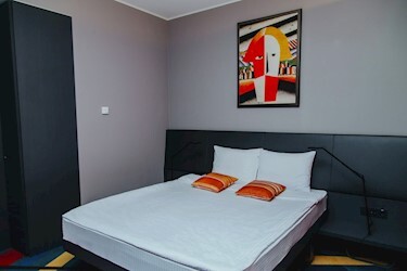 Standard Queen Room