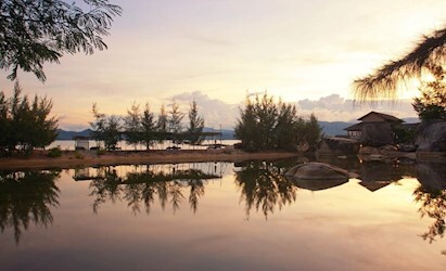 Lagoon Pool Villa