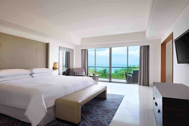 Ocean Front Suite