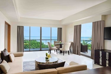 Ocean Front Suite