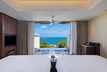 Premium Ocean Pool One Bedroom Suite