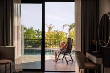 Family Swim Up Room Garden View