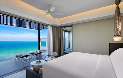 Grand Ocean View Pool Suite