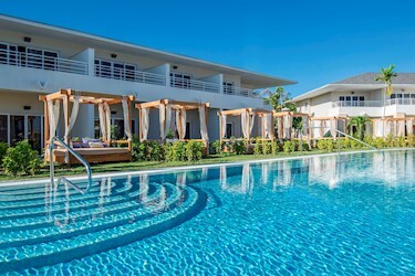 Junior Suite Garden Swim- Up Pool Royal Service