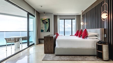 Signature Icon Junior Suite Ocean Front