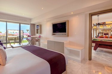 Star Class Producer`s Two Bedroom Suite Swim Up