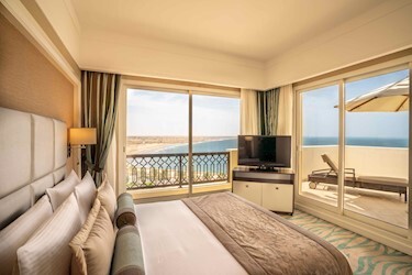 Three Bedroom King Suite Sea View