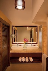 Junior Suite Tropical View with Jacuzzi