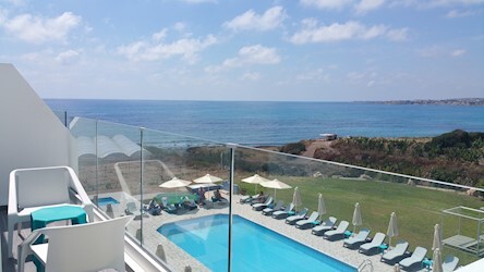 One Bedroom Suite Pool & Sea View