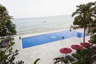 Superior Pool/ Sea view