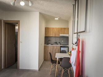 Deluxe Studio
