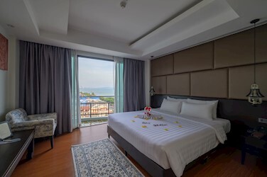 Deluxe Sea View