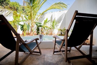 Jacuzzi Suite Pool View