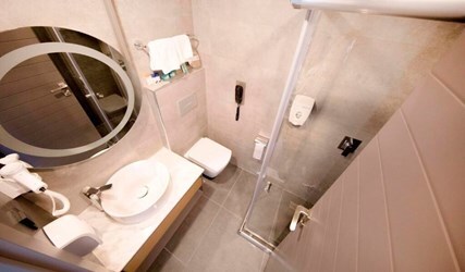 Jacuzzi Suit Room