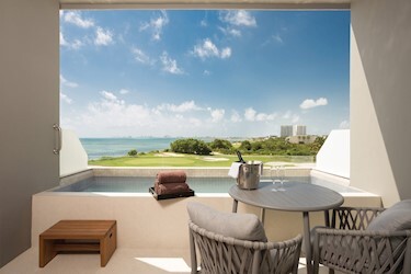 Preferred Club Deluxe Ocean View Plunge Pool