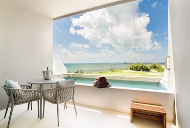 Preferred Club Deluxe Ocean View Plunge Pool