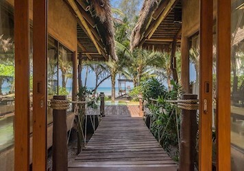 Beachfront Suite Pool Villa