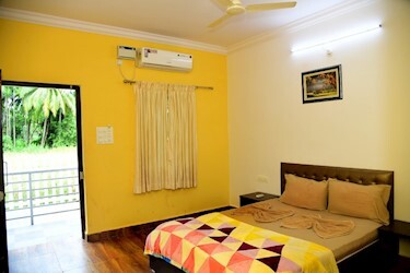 Deluxe Air Condition room (with Mattress/without Mattress)