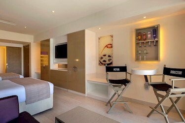 Junior Suite Swim Up