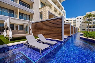 Junior Suite Swim Up