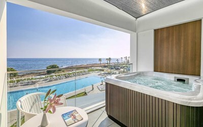 Junior Suite Sea View with Private Jacuzzi