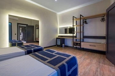 Family Room Connection