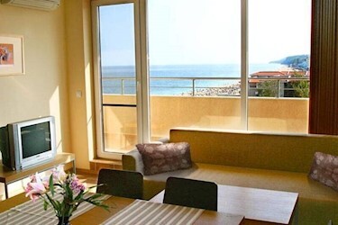 Three Bedrooms Apartment Sea View