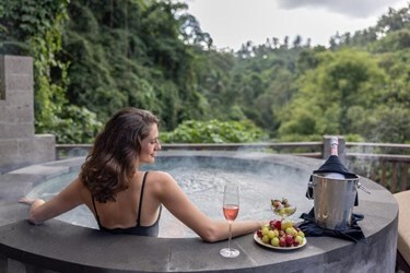 Kayon Premier Pool Villa with Spa Bath