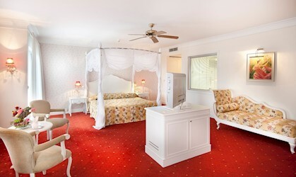 Honeymoon Deluxe Suite