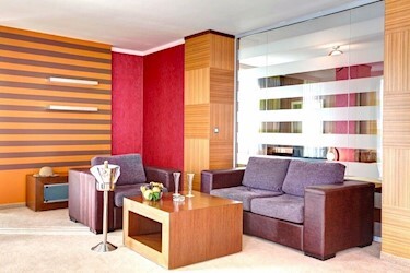 Junior Suite Deluxe Front Sea / Pool View