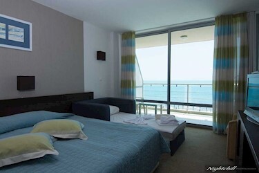 Standard Front Sea View