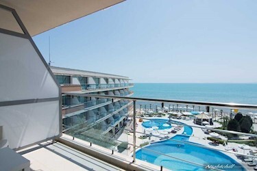 Standard Front Sea View