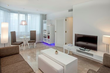 Grand Suite The Level Room