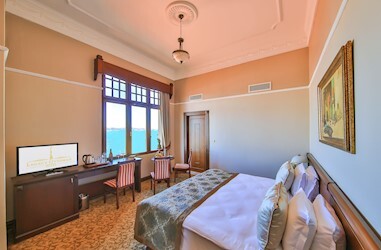 Deluxe Seaview Room