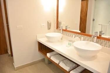 Signature Eco Family Suite