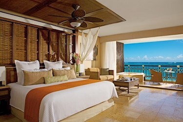 Preferred Club Ocean Front Honeymoon Suite