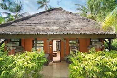 Deluxe Beach Bungalow