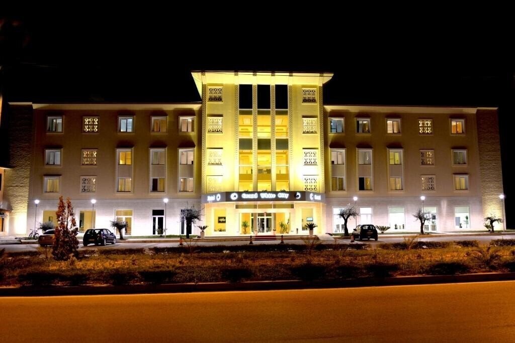 Fotografie Grand White City Hotel 4*