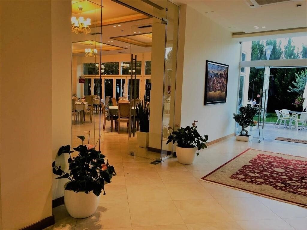 Imaginea Grand White City Hotel 4*