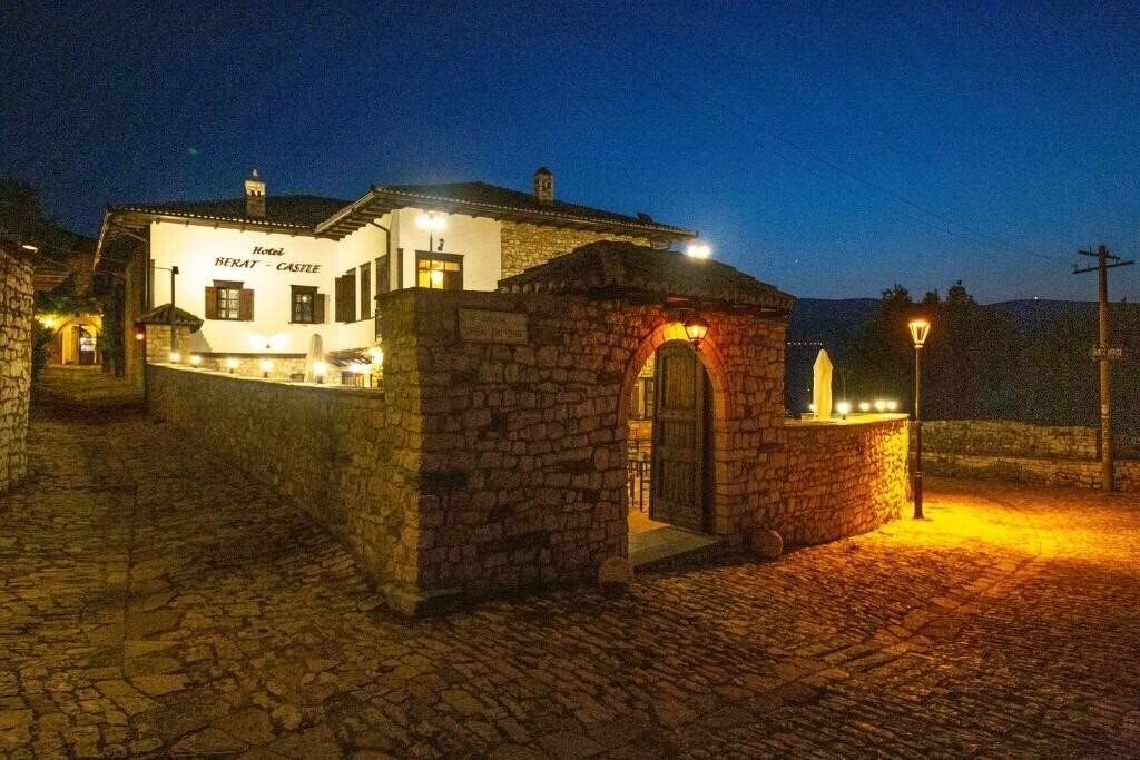 Imaginea Berat Castle Hotel (ex. Hotel Berat Castle, Berati Castle Hotel) 4*